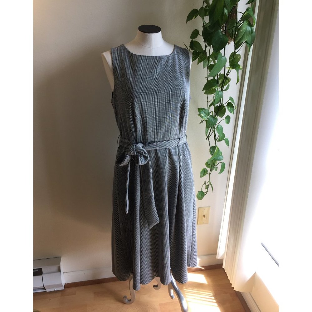 Black and white sleeveless dress